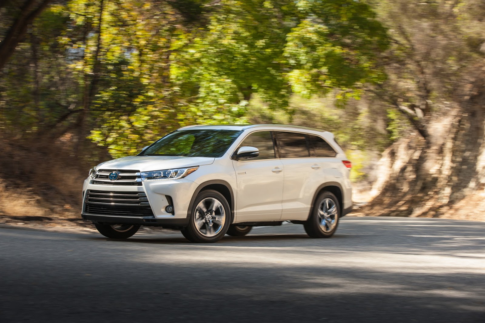 A Step In The Right Direction: The 2018 Toyota Highlander Hybrid