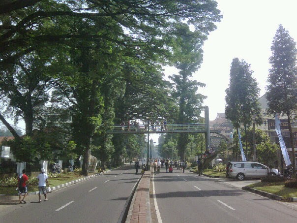 Kingvoyage Travel Planner: CAR FREE DAY DAGO BANDUNG Kingvoyage Travel Planner: CAR FREE DAY DAGO BANDUNG