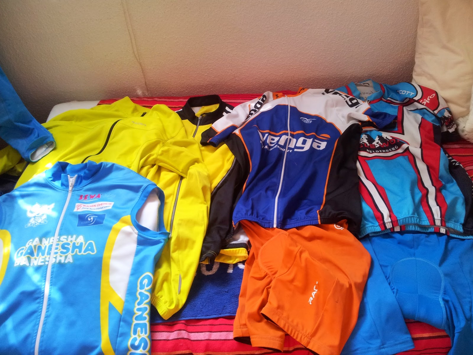 Fotos & Blog by Hutashan Packing Bike & Clothes for my first Training