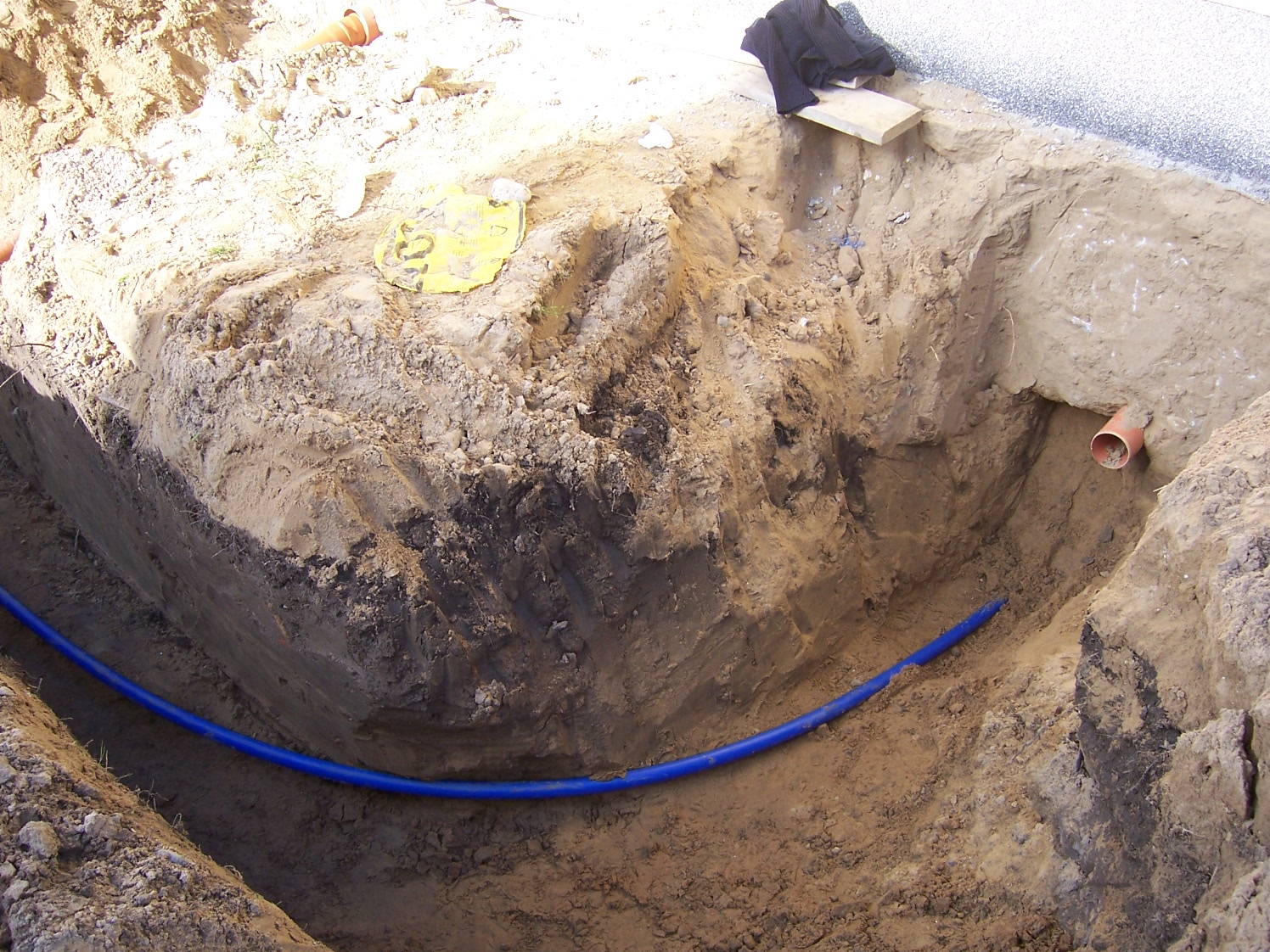 Das Abenteuer Hausbau beginnt!: die Leitungen werden verlegt