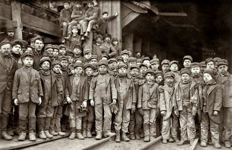 Así vivieron los niños y las mujeres durante la Revolución Industrial Así vivieron los niños y las mujeres durante la Revolución Industrial