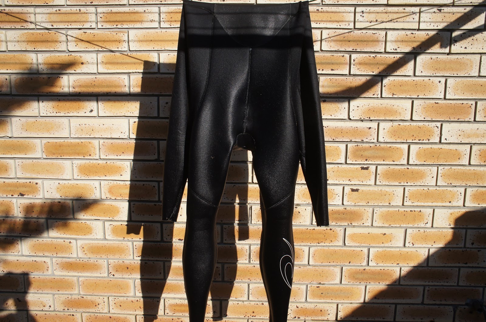 みんなはどうしてる ウェットスーツを使った後に洗う 干す サーフィンブログ Spirit Kooks 2020