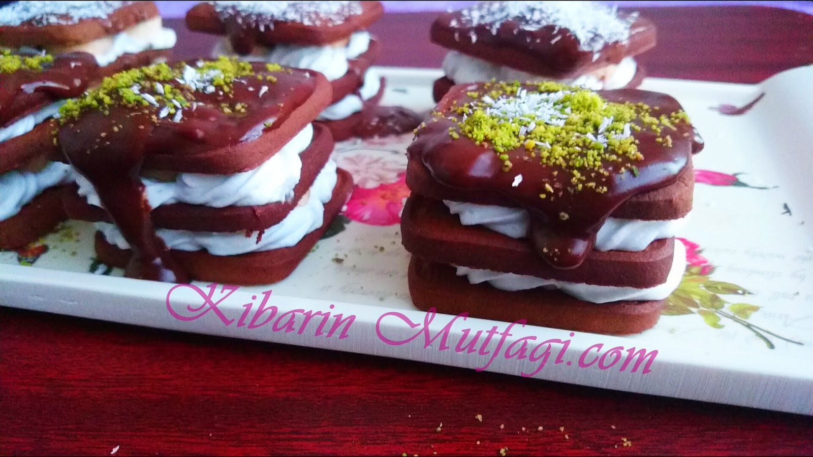 Kakaolu bisküvili tek porsiyonluk mini pasta tarifi ( muzlu ) Kibarin