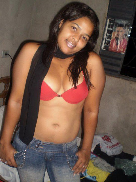 Hot Sexy Desi Indian Bhabhi Show Bra And Panty Spicy Pics
