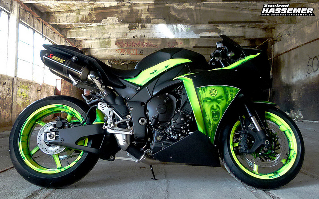 Yeye Things: Yamaha YZF R1 Custom