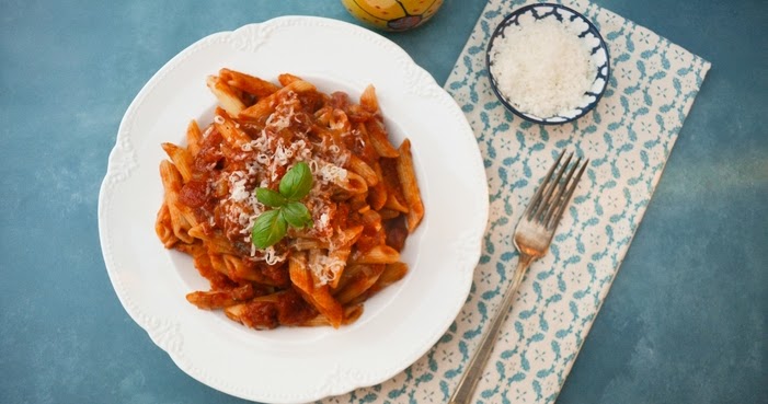 
Best Tomato and Basil Pasta Sauce
-image