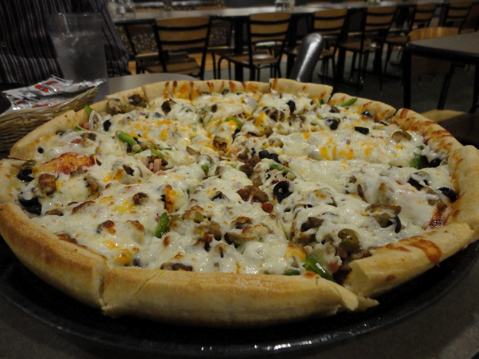 The Iowan Pizza Chronicles Attempt 19 Happy Joe's