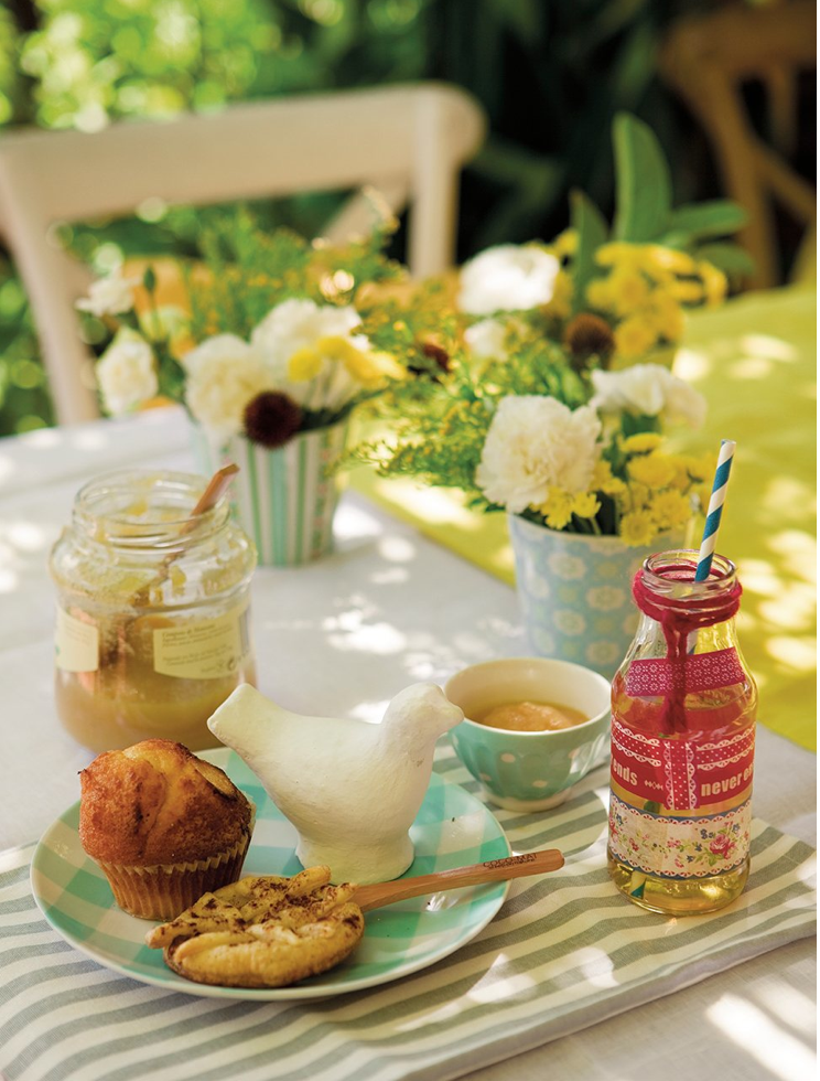 Села завтрак. Завтрак. Завтрак с цветами. Летний завтрак в саду. Доброе утро завтрак.