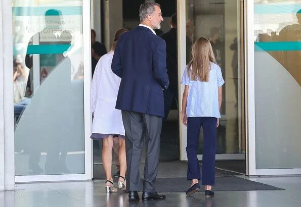 Infanta Sofia wore a cotton short sleeve shirt by Massimo Dutti