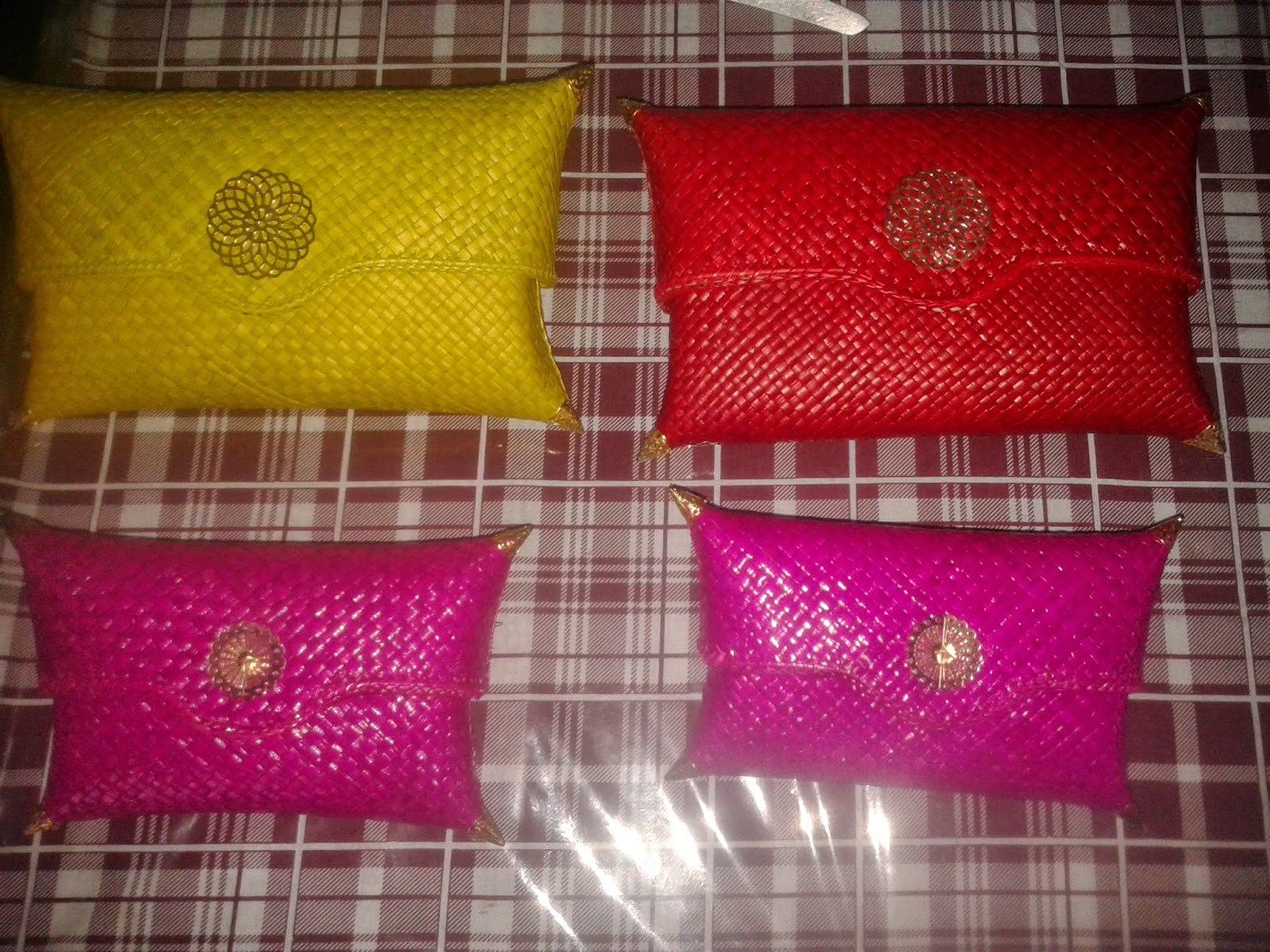 kerajinan rajapolah Clutch medium pandan halus 