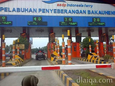 loket pembayaran tiket kapal ferry di Bakauheni, Lampung