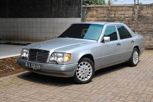 Mobil Mewah Simbol Status Orang Kaya Lama