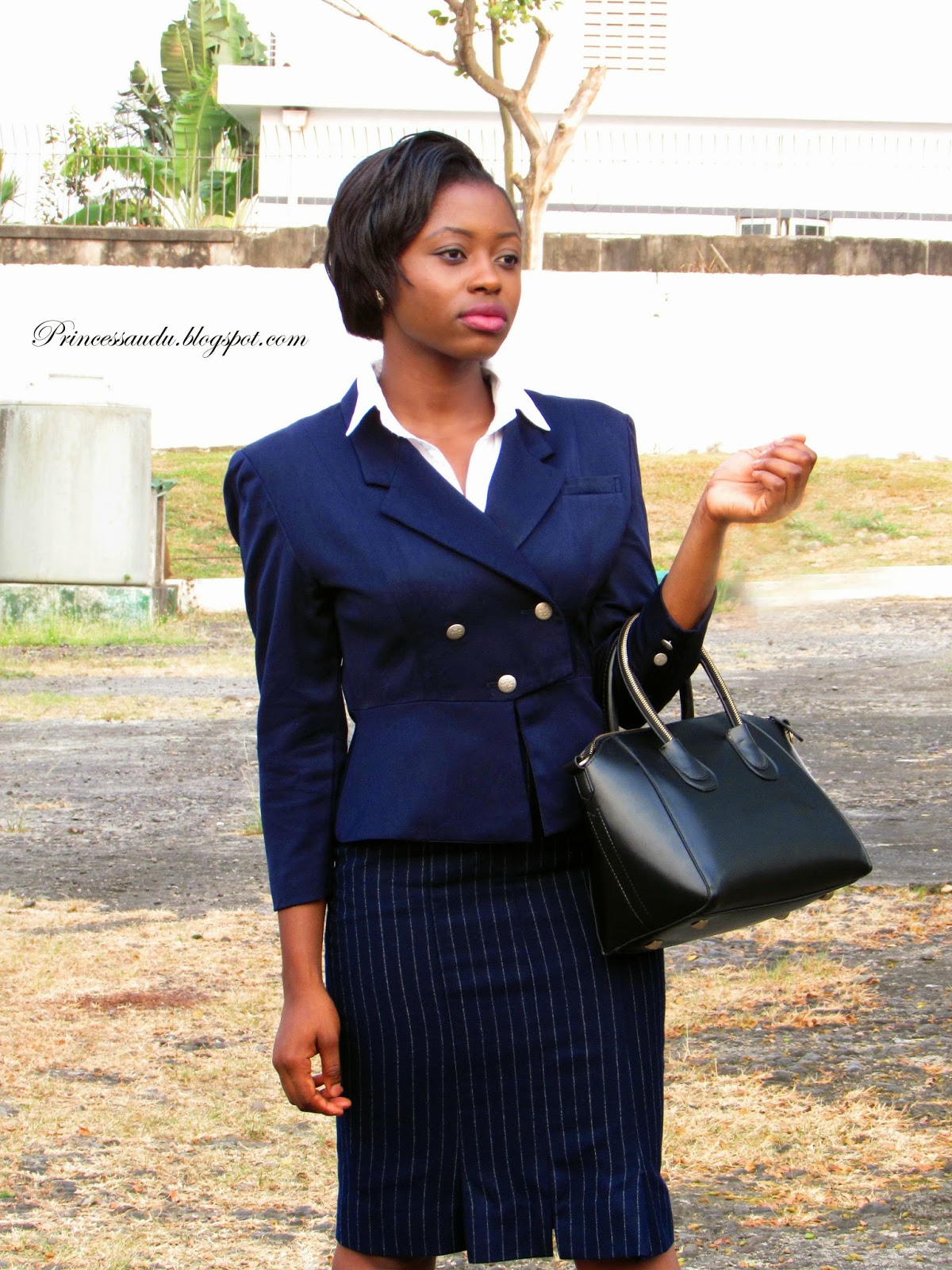 work attire, pink court shoes, black tote bag, pinstripe, vintage blazer, navy blue