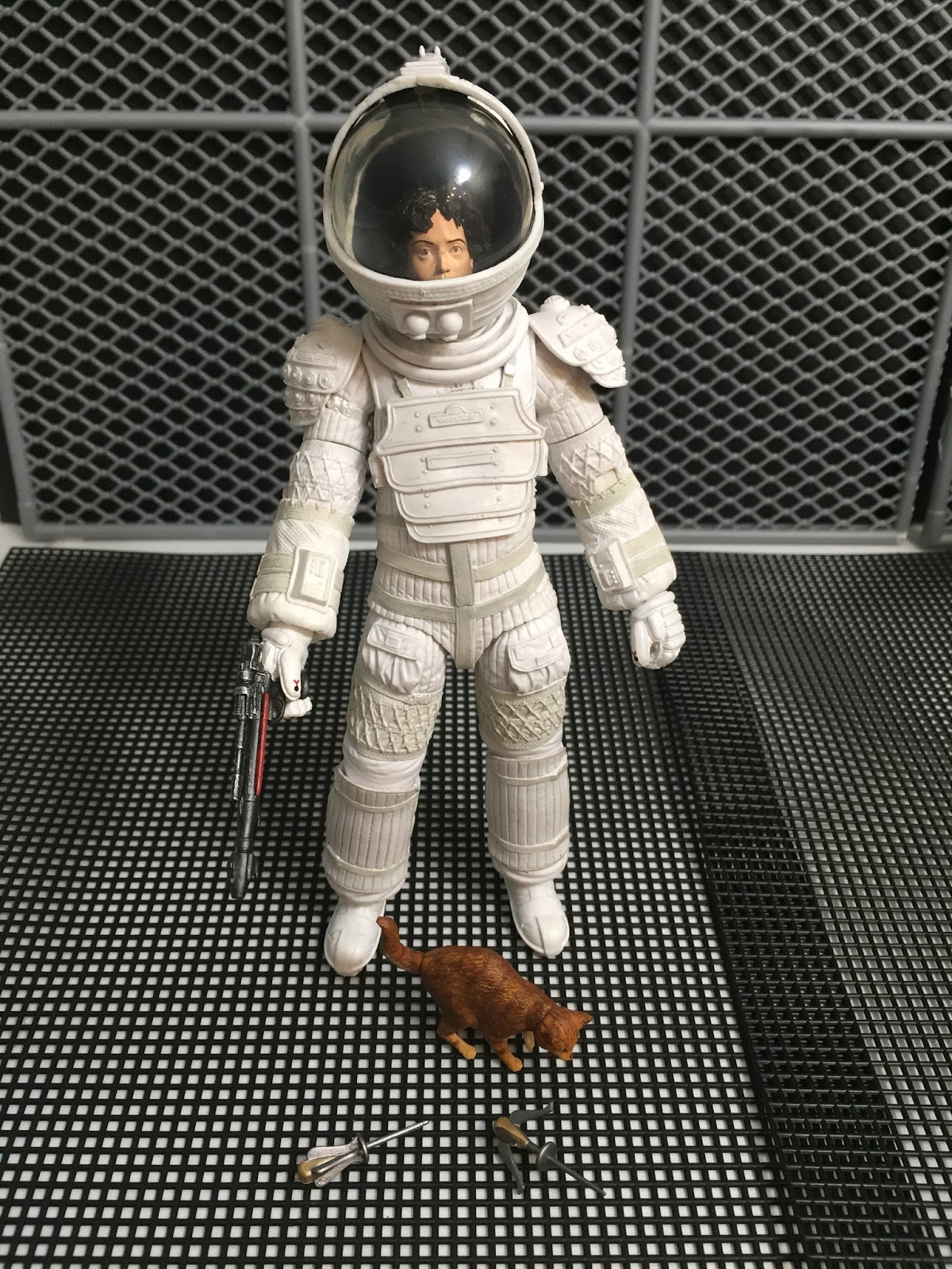 CobraShadowJoes: NECA Alien Ripley Compression Suit Figure Review