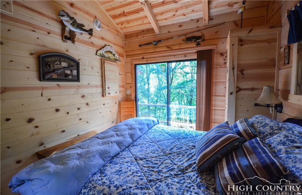 TINY HOUSE TOWN Lansing Cabin With Just 400 Sq Ft of Space