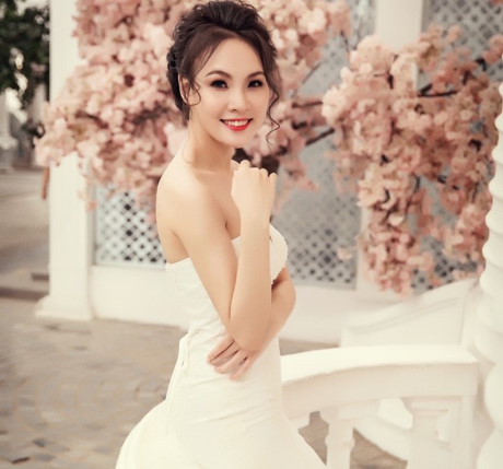 Ngam nhan sac long lay cua 15 nu sinh DH Ngoai thuong - Anh 5