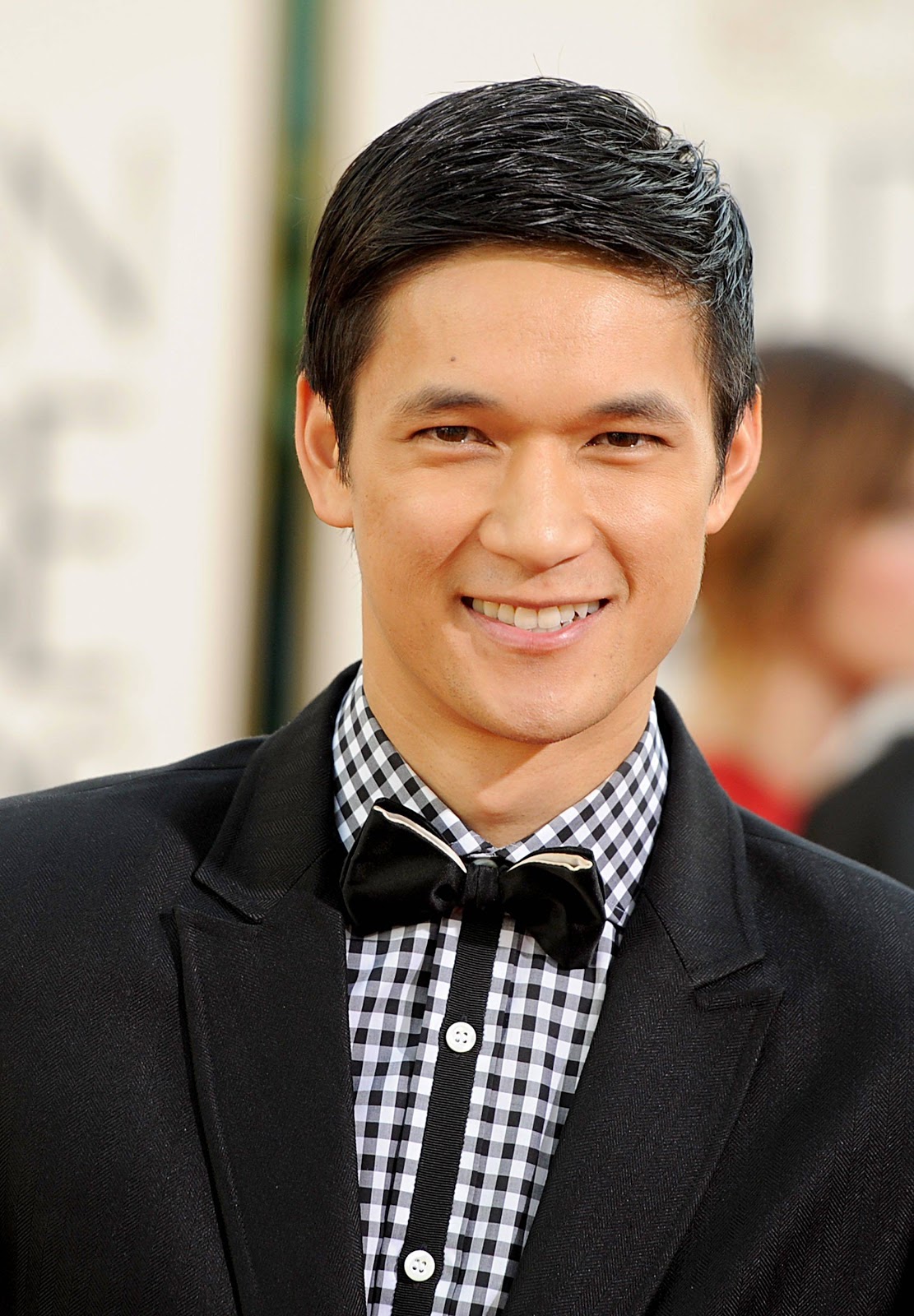 http://2.bp.blogspot.com/-2qgxd7FNUhs/ULjoaUF3_qI/AAAAAAAAAL0/KnqfVBJxmg0/s1600/Harry-Shum-Jr.jpg