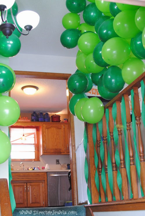 Balloon Kelp Forest | Octonauts Birthday Party Decoration Ideas | Under the Sea Decor at directorjewels.com