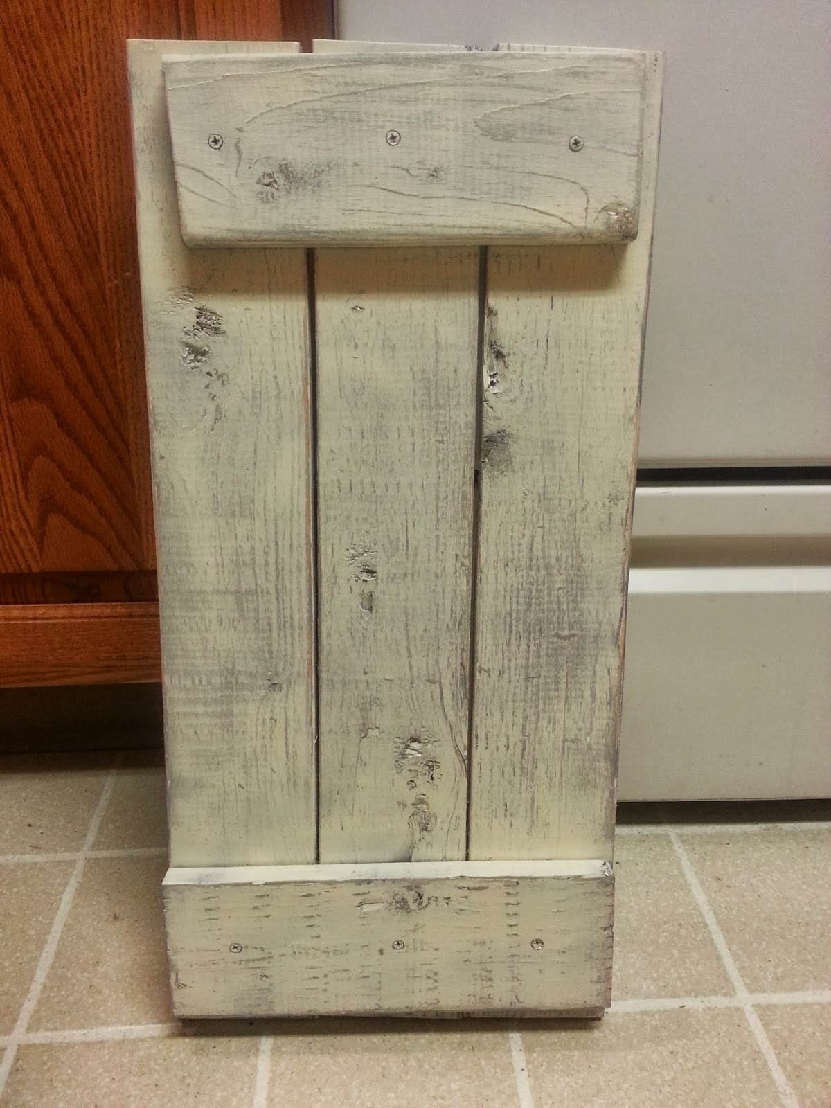 Freckles 'n' Family Rustic Bathroom Wall Clock