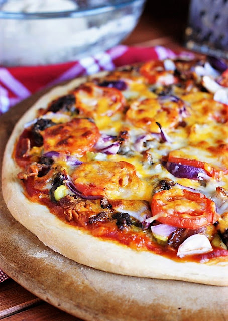 Bacon Cheeseburger Pizza Picture