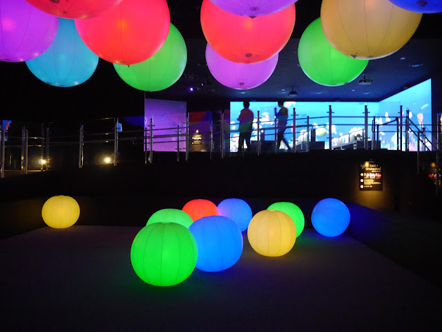 2017,summer 走吧帶媽姊去首爾玩：老少咸宜 蠶室TeamLabWorld藝術展