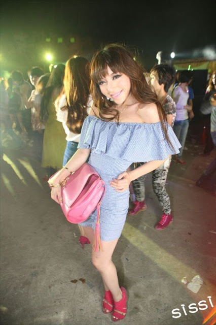 TOP FOREX ONLINE NEWS: Chinese Young Singer Li Xin - Part 1