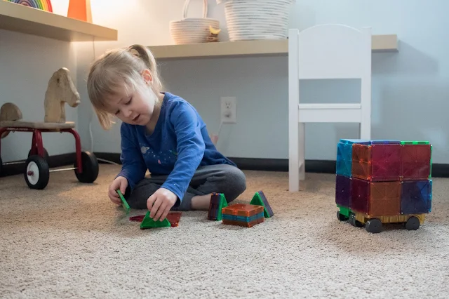 A look at the role of imagination, fantasy, and pretend play in our Montessori home 