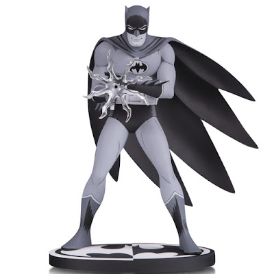 Batman Black & White Bat-Manga Statue by Jiro Kuwata x DC Collectibles