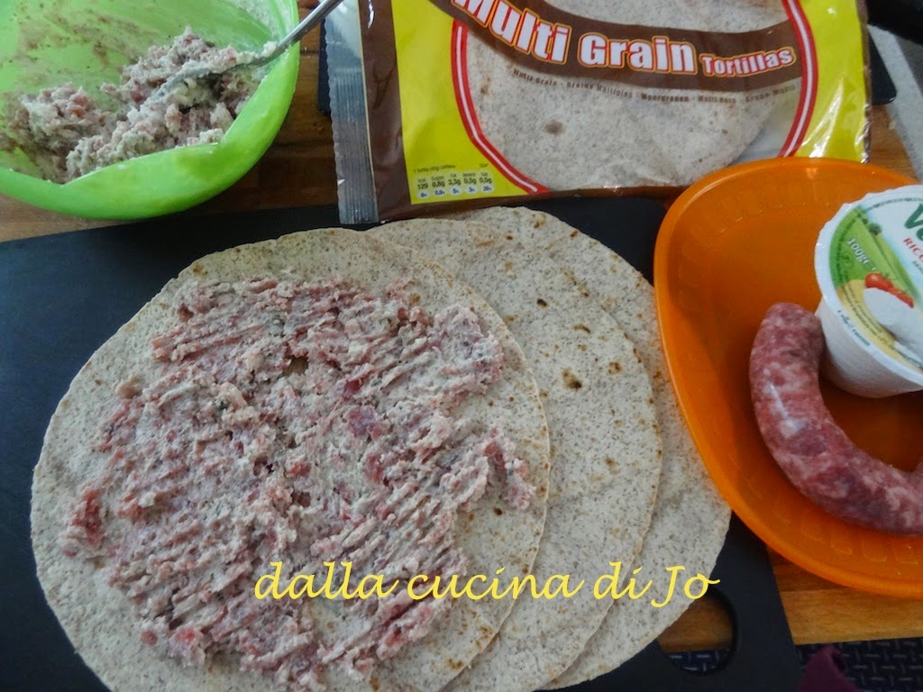 ''dalla cucina di Jo'' Tortillas integrali con salsiccia al finocchio e ricotta