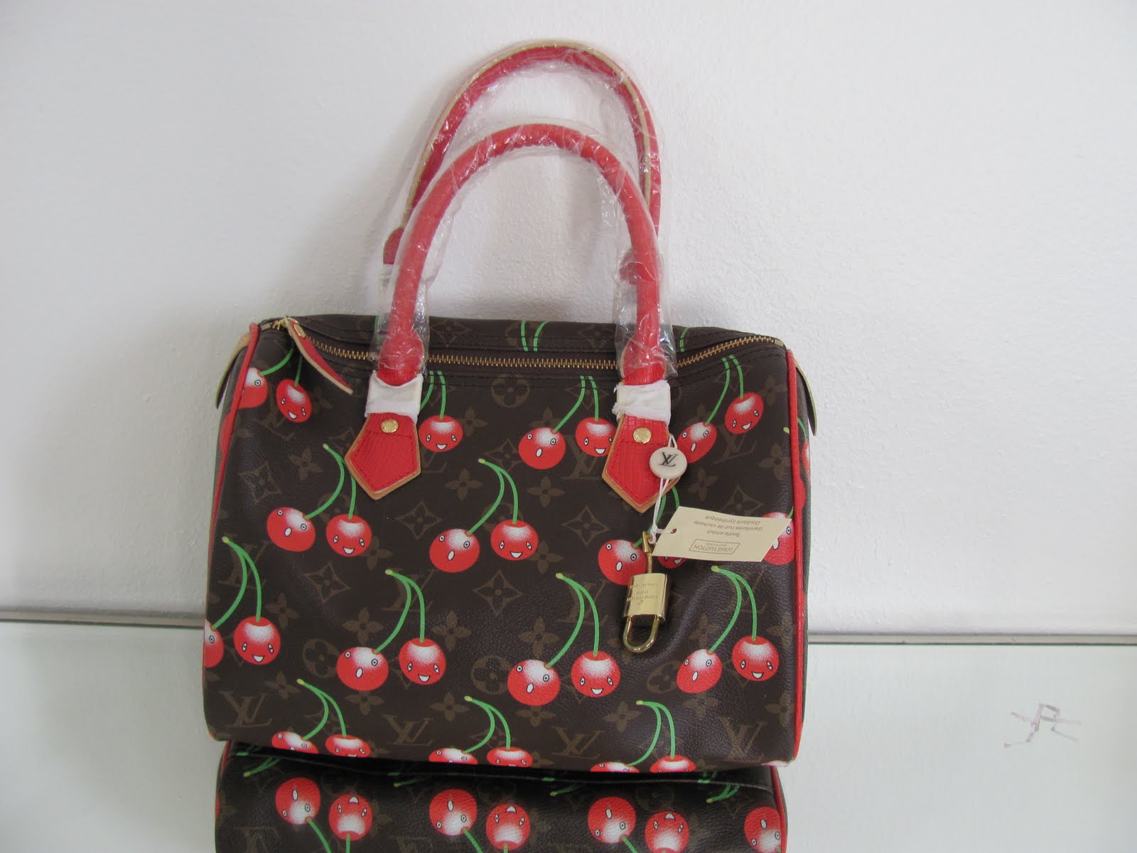 MyEbayShtuff: Takashi Murakami x Luis Vuitton Collab Cherry Handbag/Purse