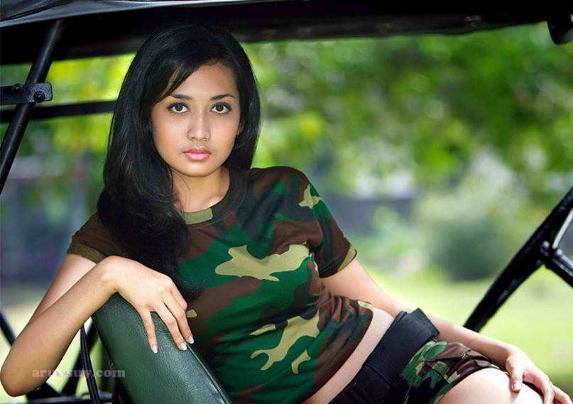 Indonesian Girls In Camouflage ~ Aruysuy
