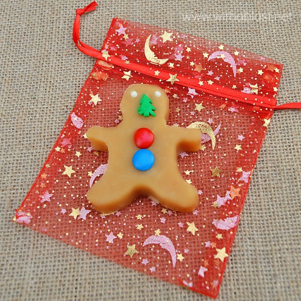Old-Fashioned Fudge ~ These Melt-in-the-Mouth, buttery Old-Fashioned Fudge shaped and decorated as Gingerbread Men is the perfect edible gift to just about any Fudge/Candy lover ! No thermometer needed ! #Fudge www.withablast.net
