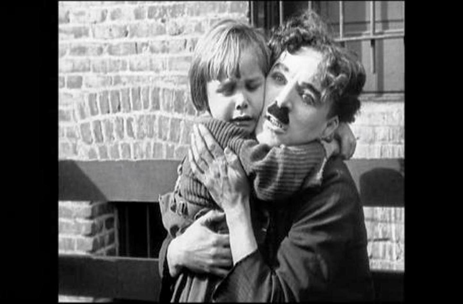 QUELLA LUCE DI LUNA UN PICCOLO GRANDE UOMO