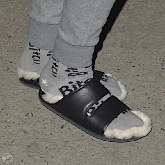 claquettes chaussettes femme