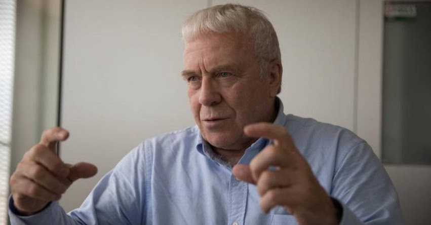 Los alumnos que no compiten tienen una mejor salud mental (David Johnson) www.elpais.com Los alumnos que no compiten tienen una mejor salud mental (David Johnson) www.elpais.com
