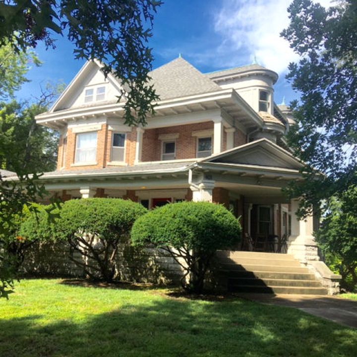 Sweet House Dreams 1920 Victorian in Pittsburg, Kansas