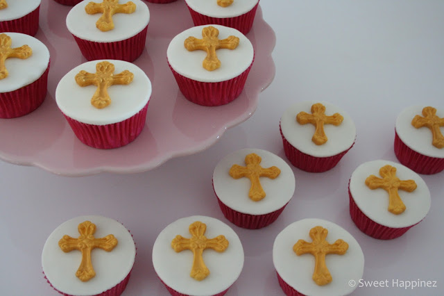 Ongelofelijk compleet Beginner Doop Cupcakes met een Gouden Kruisje (Pagina 1) - Klein & fijn: Cupcakes,  koekjes & los suikerwerk - DeLeuksteTaarten.nl Forum