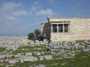 Atenas: Atenea (la sabiduría), Poseidón (la fuerza).