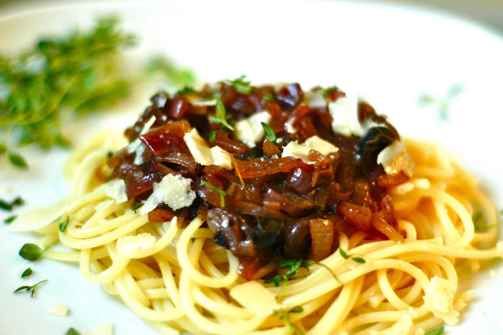 Olio Aglio Spaghetti with Caramelized Onion