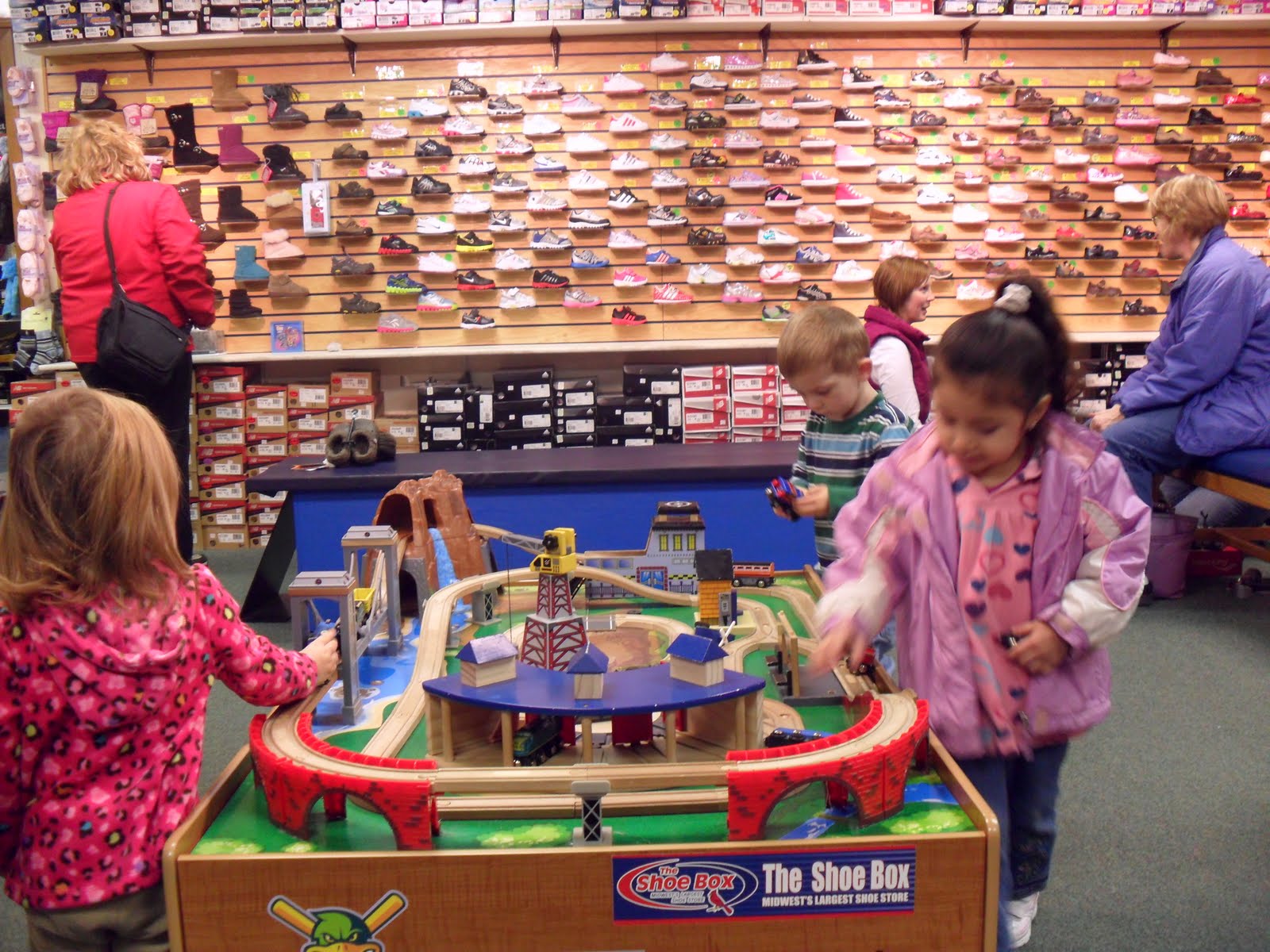 shoe box black earth wi