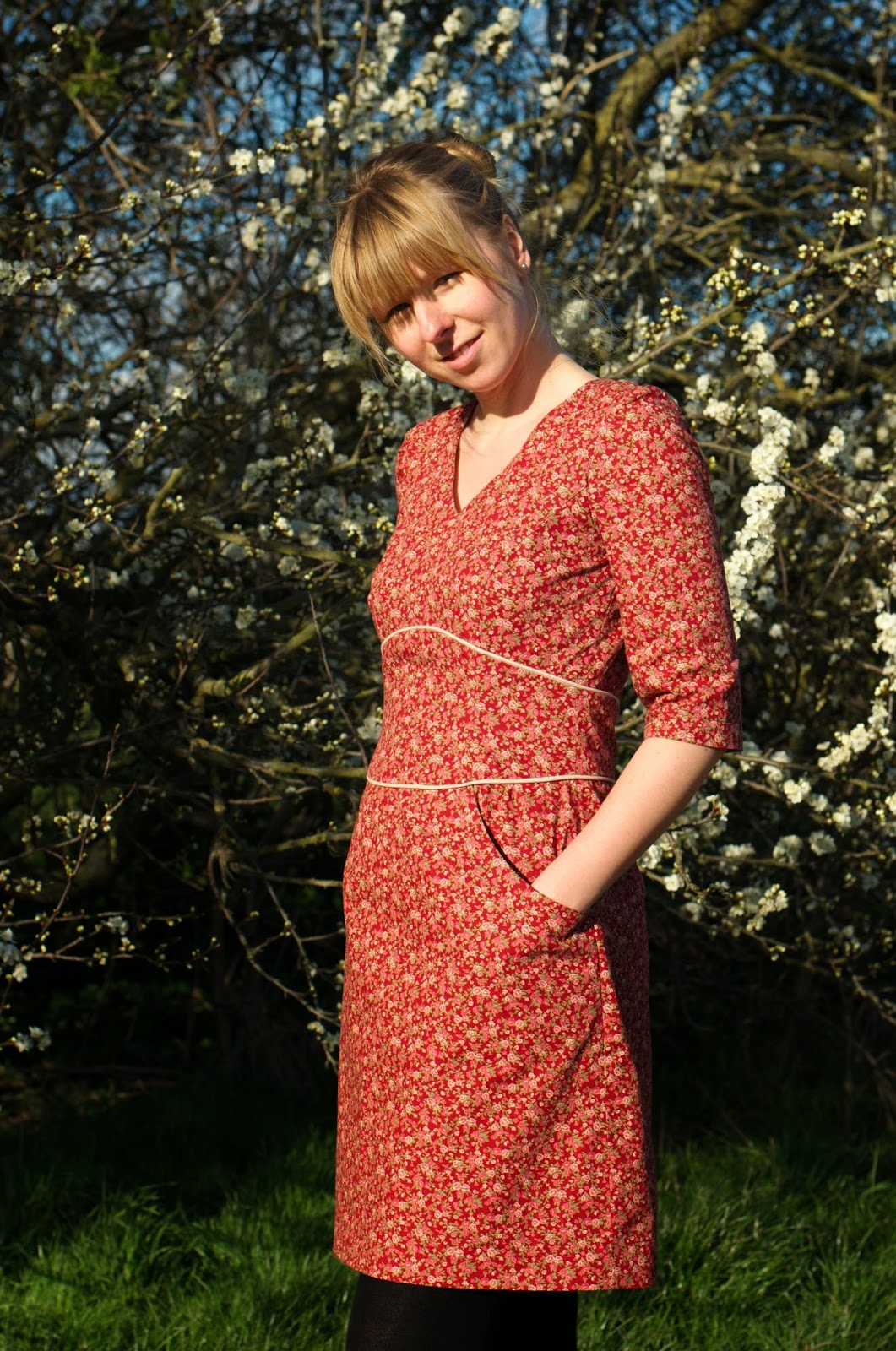 Ela Sews And Doesn't Sleep: Simplicity 1882: The finished dress!