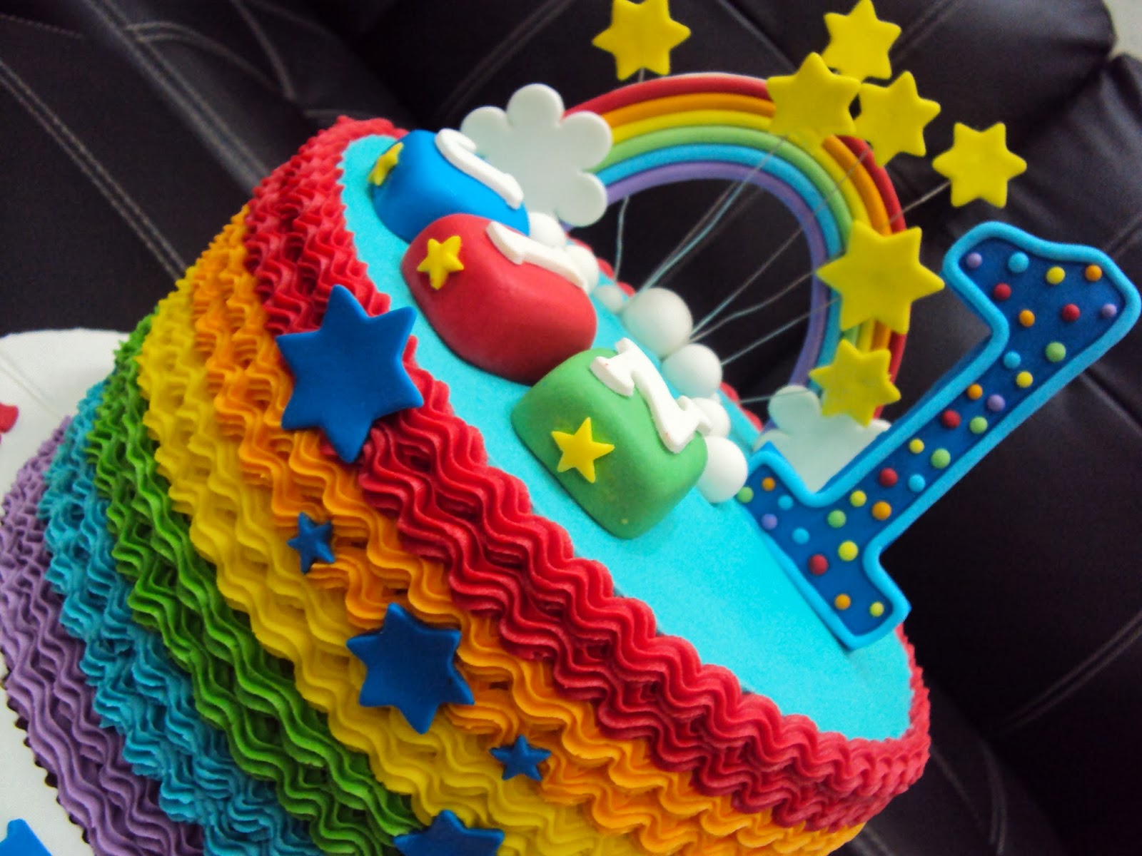 L mis Cakes Cupcakes Ipoh Contact 012 5991233 Rainbow Themed Cake