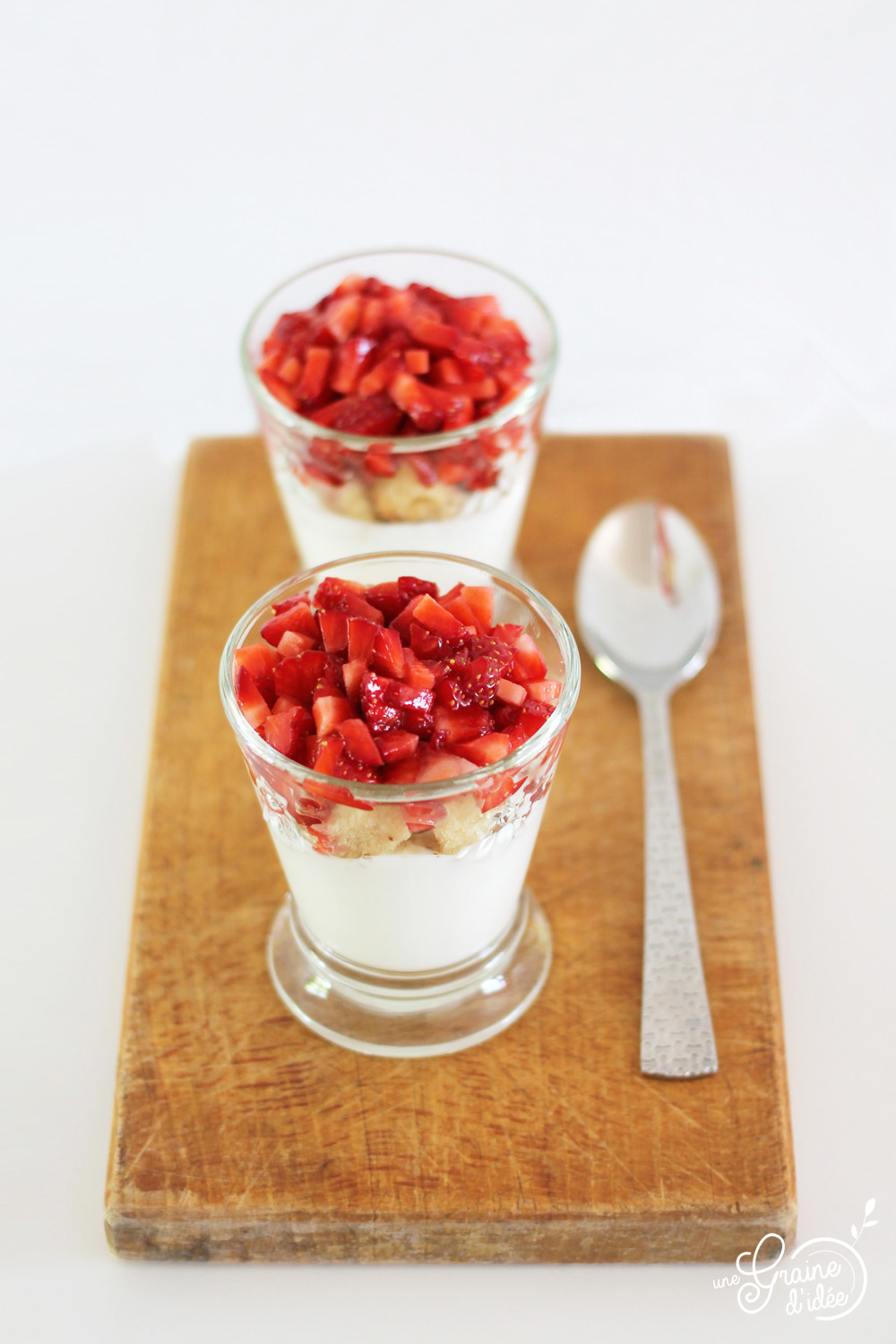 Verrine Rapide A La Fraise Et Au Gateau Au Yaourt Une Graine D Idee
