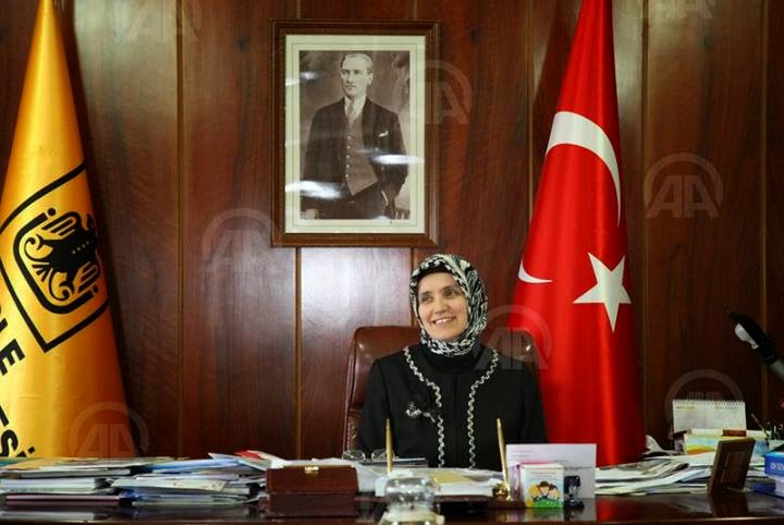 رئيسة جامعة ترتدي الحجاب لأول مرة في تاريخ تركيا