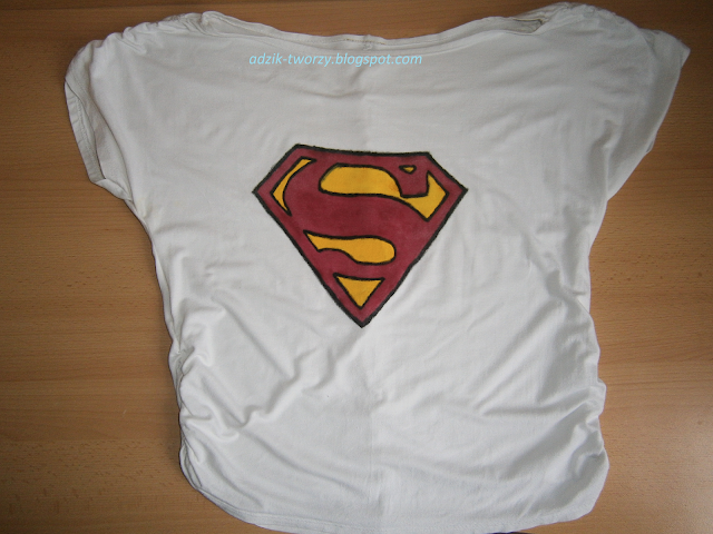 malowanie bluzek DIY farbami do tkanin - Superman
