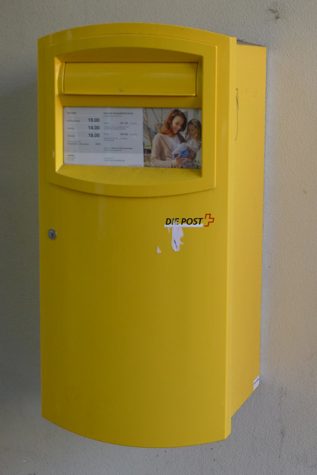 pr-sentation-de-quelques-timbres-et-lettres-bo-te-aux-lettres-en-suisse
