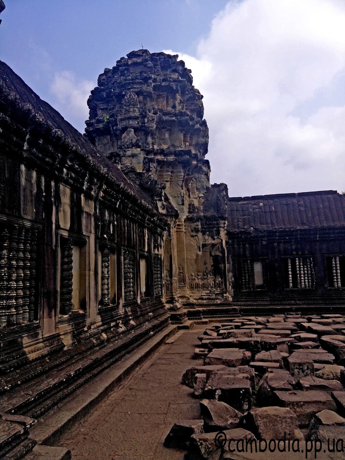 Где находится исторический храм Ангкор