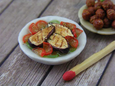 15 Miniatur Makanan Unik Karya Shay Aaron