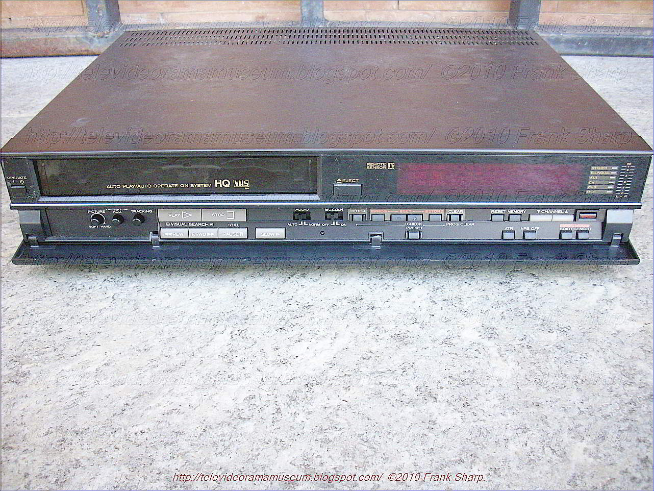 Tele Video Rama Museum ! HITACHI VIDEO DECK VT570E YEAR 1990.