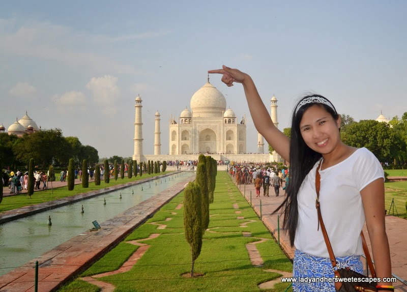Taj Mahal travel pose